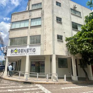 Oficina En El Centro Calle Buenos Aires Esq Sara