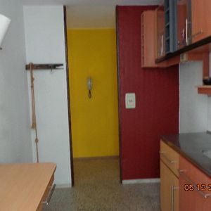 Alquilo Ap 2 Dorm $ 18.000 Hipolito Yrigoyen Ch 70 