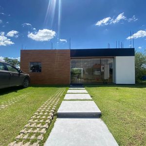 Casa Semi Amoblada En Alquiler De 2 Dormitorios Urubo