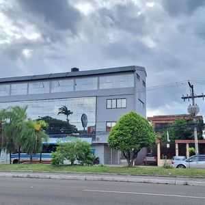 Edificio En Alquiler Av. Santos Dumont  3 Pisos