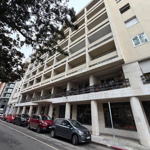 Alq. Apto. En Ciudad Vieja, 100m2, Piso 3, 3dor+2bañ+3bal. Excelente Est Y Ubi