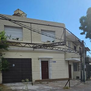 Venta Casa Ramón Anador P. único Local Y Casa Planta Alta