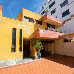 Casa En Venta En La Recoleta / Cochabamba