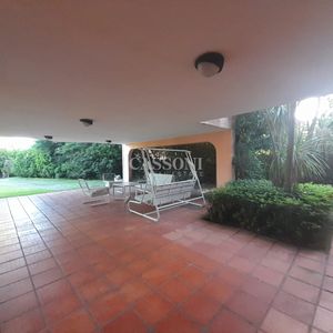 Alquiler Casa A 50 Mts De Playa Mansa, 4 Dormitorios Y Dependencia