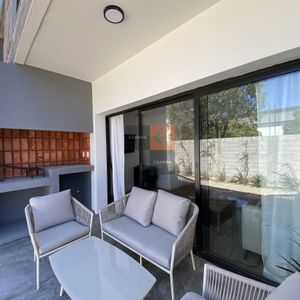 Complejo Cerrado De Casas En Parque Miramar