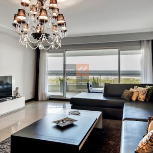 Apartamento De 3 Dormitorios Frente Al Mar