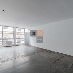 Venta Y Alquiler De Oficina En Ciudad Vieja, En Proceso Para Aceptar Vivienda