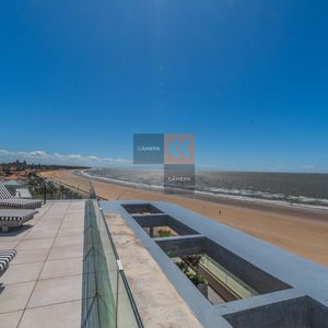 Apartamento De 3 Dormitorios En Carrasco Sobre Rambla