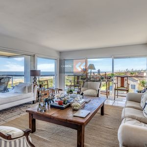 Departamento En Venta De 3 Dormitorios En Suite
