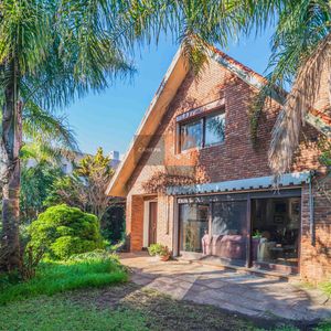 Venta Casa De 4 Dormitorios En Carrasco Sur
