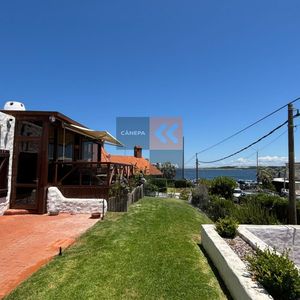 Chalet En Venta Con Vista Al Mar En Casco Histórico De La Península.