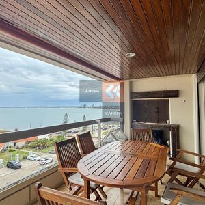 Departamento En Venta De 3 Dormitorios En Mansa Con Parrillero Propio
