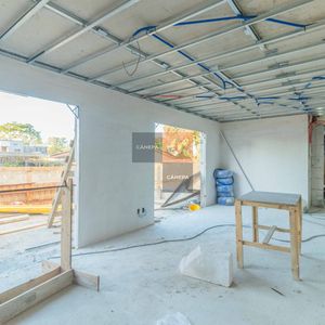 Venta Apartamento De 3 Dormitorios Con Jardín En Carrasco Norte