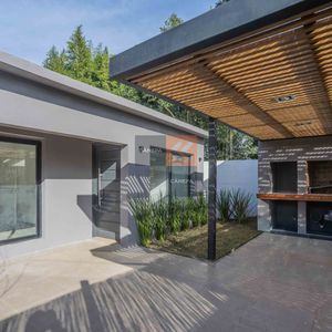 Alquiler Casa De 1 Dormitorio + Jardín Con Parrillero En Carrasco Norte