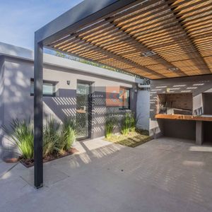 Alquiler Casa De 1 Dormitorio + Patio Con Parrillero En Carrasco Norte