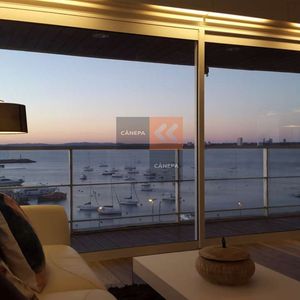 Frente Al Puerto, Apartamento Muy Grande Y Amplio,