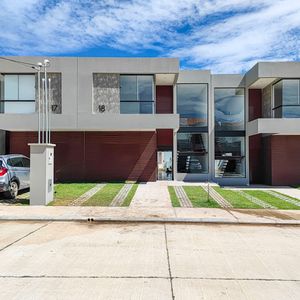 Casa En Alquiler En Urubó 