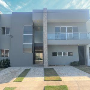 Alquiler Casa De 4 Dorm. Cond. Asahí I 