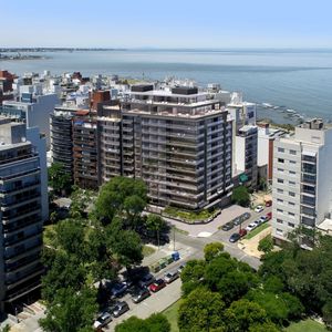 En Venta Espectacular Apto. 3 Dormitorios. 4 Baños. Punta Carretas - Entrega Inmediata