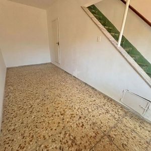 Venta Casa Pocitos 2 Dorm - Servicio - 2 Baños -  Azotea C/ Parrillero
