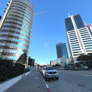 Venta Oficina Pocitos  Nuevo 3 Dorm - 2 Baños - Tza C/ Parrillero