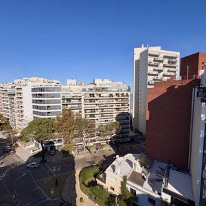 Venta Penthouse Pocitos Nuevo 2 Dorm - 2 Baños - Tza - Parrillero