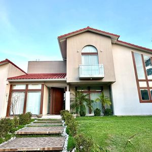 Casa Amoblada En Venta- Colinas Del Urubo Sector º