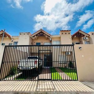 Casa En Alquiler En Santa Cruz- Zona Norte