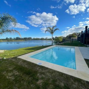 3 Dormitorios Casa A Estrenar Parque Miramar Barrio Almadía