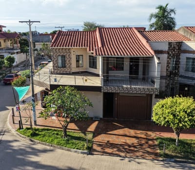 Casa En Venta Con Ingresos Adicionales – ¡ideal Para Vivir E Invertir! 