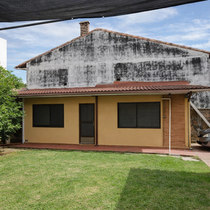 Casa A Precio De Terreno En Venta En La Ciudad De Santa Cruz