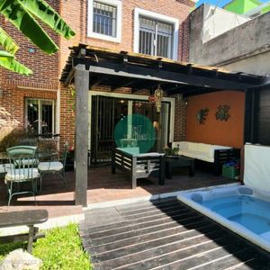 Venta De Estupenda Casa En El Puerto Del Buceo A Metros Del Mar Y Del Liceo Frances