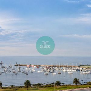 Exclusivo Apartamento Amueblado De 2 Dormitorios, Terraza, Garaje Y Box