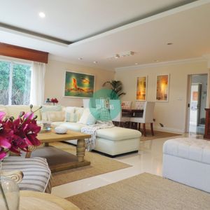Venta Y Alquiler Anual Casa 4d Y Dep De Serv Mansa Punta Con Piscina Climatizada Y Amplia Barbacoa