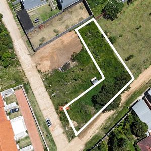 Amplio Terreno En Venta Ideal Para Inversi{on Zona Urubo, Villa Bonita