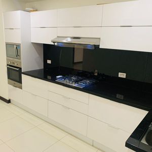 Amplio Y Lujoso Departamento En Alquiler Av. La Salle 