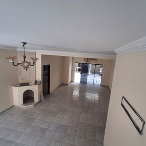 Amplia Casa En Alquiler 