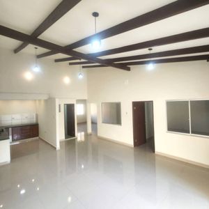 Casa En Venta, Zona 3 Pasos Al Frente, 4to Anillo.