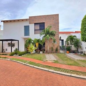 Casa En Venta De 3 Dormitorios – Condominio Almeria Sumuque