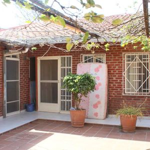 Linda Y Confortable Vivienda Ubicada En Radial 13 4to Anillo