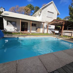 Casa En Piriapolis, Piscina Climatizada, Barbacoa Con Parrillero, Aire, Wifi 