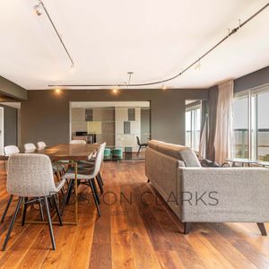 Alquiler Apartamento De 3 Dorm + Servicio En Puerto De Buceo