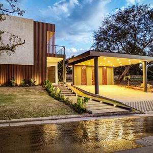 Casa De Lujo En El Urubo 