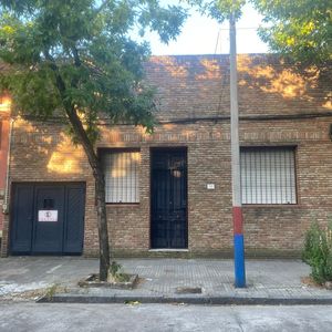 Venta Gran Casa En Barrio Goes