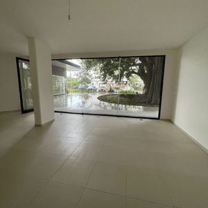 Local Comercial En Alquiler Macororo 13/14 , La Mejor Ubicacion Del Edificio