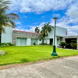 Casa De Lujo En Venta - Colinas Del Urubo Sector 2