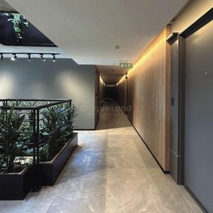 Apartamento De 1 Dormitorio En Malvín-edificio Cathan-piscina-cochera Opcion