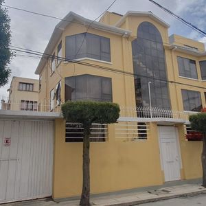Casa En Venta En Los Pinos 