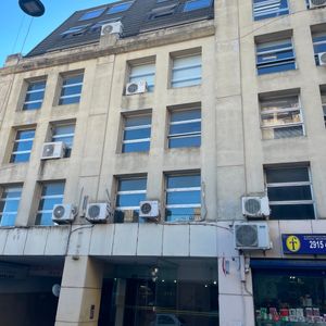 Excelente Oficina En Ciudad Vieja !!