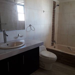 Casa A Estrenar En Tiquipaya Zona Trojes 165000 $u$ Ofertable
